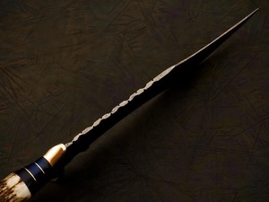 Cuchillo de Caza Personalizado Hecho a Mano de Acero de Damasco, Hoja Recta con Punta Caída, Mango de Cuerno de Ciervo, Cuchillo para Acampar al Aire Libre - Product Image 2