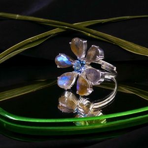 Anillo Clásico de Plata de Ley 925 con Piedra Lunar Blanca Arcoíris y Topacio Azul para Mujer, Ideal para Fiestas - Product Image 5