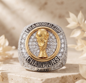 Anillo de Campeonato con Incrustaciones de Diamantes Redondos, Regalo para Fanáticos del Deporte, Anillo de Trofeo de Fútbol de Oro de 14K con Moissanita, Joyería Deportiva para Hombre - Product Image 1