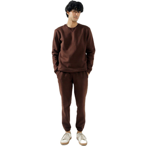 Ensemble de survêtement personnalisé pour homme, pull et pantalon de survêtement marron foncé, col rond minimaliste, taille élastique côtelée, vente en gros OEM - Product Image 4