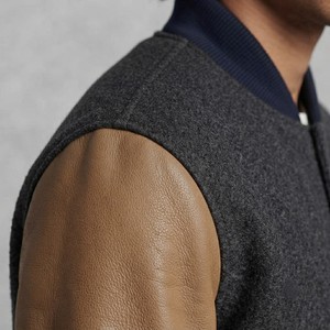 Blouson universitaire pour homme gris foncé en laine/polyester imperméable à col montant et fermeture éclair, style universitaire avec motif lettres - Product Image 4