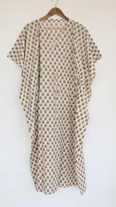 Vestido Kaftan Blanco con Estampado Floral Amarillo Estilo Bohemio, Cuello en V, Corte Holgado para Mujer, Vestido Maxi Cruzado de Algodón con Lazos - Product Image 3