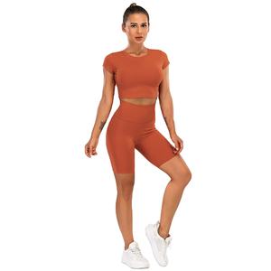 Ensemble de sport de yoga de compression solide de taille plus pour femmes shorts et chemises taille haute à manches courtes - Product Image 4