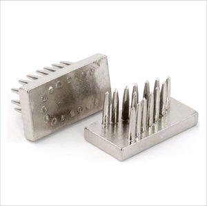 Martillo de tatuaje estándar con cuerpo de acero inoxidable y mango de color madera, 1 fila de 4 dígitos |   Herramientas de Identificación de Animales - Product Image 1