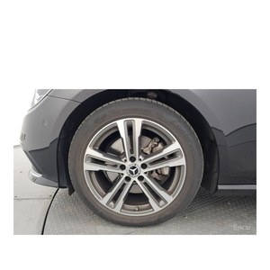 Mercedes-Benz Clase E E250 Avantgarde Octubre 2023 29.425 km Norma de Emisiones Euro V Caja de Cambios Automática Asientos de Cuero Volante a la Izquierda - Product Image 4