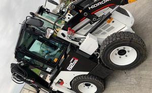 รถตักล้อยางไฮโดรมีค HMK62SS ปี 2022 ใหม่/มือสอง รถแบคโฮและรถตักขนาดเล็ก 3 ตัน พร้อมเครื่องยนต์เพอร์กินส์และปั๊มไฮดรอลิกแบบลูกปืน - Product Image 4