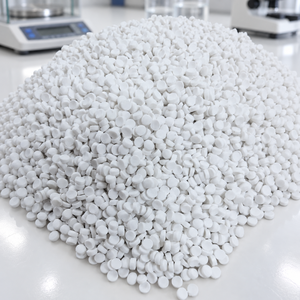 Meilleur prix, produit phare : Granulés de carbonate de calcium (masterbatch) en forme de remplissage, couleur blanc naturel, matière première pour bidons. - Product Image 1