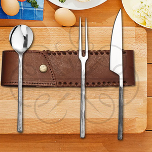 Juego de cubiertos rústicos forjados a mano de primera calidad — Esta exclusiva colección artesanal para la mesa incluye una cuchara, una tenedor y un cuchillo cada uno. - Product Image 6