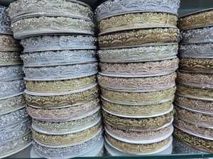 Bordure brodée de sequins tissés sur mesure, design moderne, lavable, écologique, polyester rayonne, couleur personnalisée, pour vêtements, chaussures, maison - Product Image 2