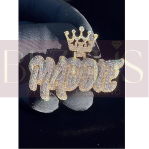 Pendentif personnalisé bicolore en or massif avec diamants de laboratoire et couronne, en or jaune et blanc 14K 18K, style baguette Hip Hop - Product Image 4