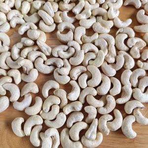 Factory Direct Vacuum Packed Cashew <b>Nuts</b> SANTIGO Cashew Kaju <b>Nuts</b> Short Leadtime - Product Image 1