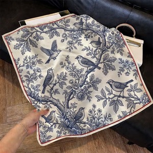 Bufanda de Seda de Poliéster con Estampado Personalizado a Precio de Fábrica, Chal Ligero y Suave para Mujer - Product Image 4