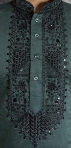 Kurta de Lujo para Hombre, Negra, con Bordado de Lentejuelas, Tela de Satén Malai, Manga Larga, Tradicional, con Cuentas Dhaga de Seda Tonal, Atuendo Étnico - Product Image 3