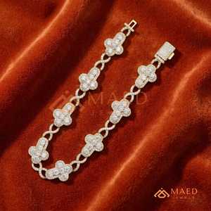 Pulsera de eslabones florales dorados con moissanita, cadena fina, joyería de moda para uso diario, estilo regalo, para compradores de Miami y Chicago - Product Image 6