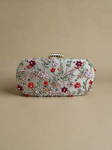 Pochette de soirée décontractée brodée de perles florales en demi-lune pour femme, idéale pour mariage et fête - Product Image 5