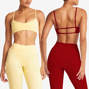 Ensemble de yoga personnalisé pour femme : Leggings taille haute et soutien-gorge de sport rembourré – Vêtements de sport en gros pour la gym, le fitness et l'entraînement sans coutures - Product Image 1