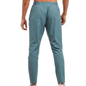 Chándal de nailon de talla grande personalizado para hombre 2026, chaqueta cortavientos transpirable de dos piezas para invierno, patrón sólido - Product Image 6