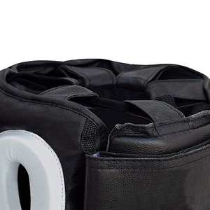 Casques de protection professionnels pour hommes en cuir de haute qualité, personnalisables pour la boxe, en vente - Product Image 3