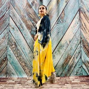 Robe de soirée moderne chaude détendue col en V profond faite à la main Tie Dye Trendy Summer Resort Wear Robe de soirée Boho Beach Kaftan Kimono Robe - Product Image 3