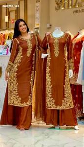 Ensemble Sharara-Suit et Dupatta en Soie Romaine de Qualité Export Indienne avec Broderie et Travail de Paillettes Chinoises, Spécial Aïd, Fournisseur d'Inde - Product Image 4