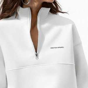 Sudadera Blanca de Felpa Francesa con Media Cremallera, Cuello Alto, Logotipo Frontal, Estilo Casual, Unisex, Otoño, Impresión Digital - Product Image 3