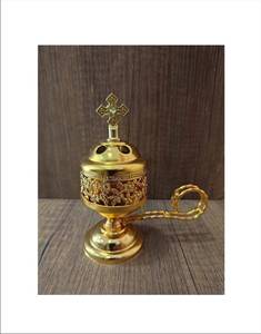 Quemador de incienso de metal para Bakhoor con cruz en la parte superior, hecho a mano en latón con cruz y tallado floral para uso religioso. - Product Image 5