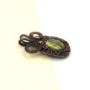 Pendentif ovale en labradorite enroulé sur fil, plaqué or 18 carats, en cuivre, vente en gros |   Collier en chaîne de corde bohème fait main pour femmes, 58 mm - Product Image 4
