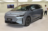 XPENG X9 BEV Luxury 7-местный полностью электрический минивэн на платформе 800В с задним рулевым управлением, увеличенным запасом хода, интеллектуальный семейный электромобиль