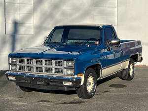 LISTO PARA ENVIAR, ENTREGA 24/7, OFERTA ESPECIAL, Camioneta GMC CK 1500 Serie 1982 (Modelo Antiguo) - Product Image 3