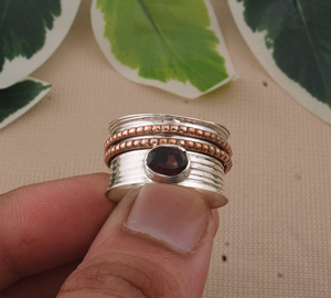 Anillo de Boda de Granate Rojo de Lujo, Plata de Ley 925, Engaste Cuadrado Hecho a Mano, Clásico para Mujer, Joyería de Moda - Product Image 5