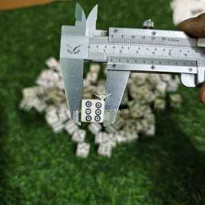 Juego de Dados Hechos a Mano con Hueso de Búfalo Blanco, Dados de Juego Premium a Precio de Mayoreo - Product Image 1