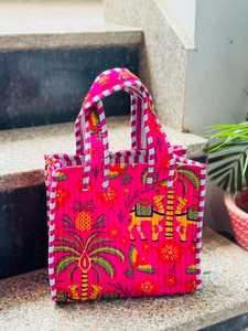 Sac fourre-tout matelassé en coton style bohème à rayures, idéal pour la plage, les voyages d'été et le shopping quotidien - Product Image 1