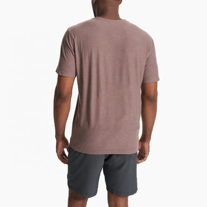 T-shirt de sport personnalisé confortable, extensible dans 4 directions, respirant, anti-transpiration, coupe ajustée, uni, en polyester et élasthanne - Product Image 6