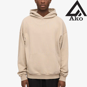 เสื้อฮู้ดดี้โอเวอร์ไซส์สีพื้นเรียบง่ายสำหรับผู้ชาย ผลิตจากผ้าฝ้ายฟลีซ 100% เป็นมิตรกับสิ่งแวดล้อม โดย Ako - Product Image 1