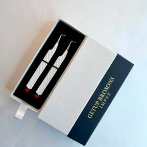 Pince à épiler pour cils de 10 mm, en acier inoxydable, à pointe lisse/fibre, avec revêtement en poudre blanche à 90 degrés, de haute précision, durable et personnalisable - Product Image 2