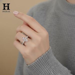 แหวนหมั้นเพชรทรงมาร์คีส์สุดหรู เพชรเลี้ยงในห้องปฏิบัติการ ทองคำขาว 14K 18K ประดับเพชรทรงมาร์คีส์แบบคลัสเตอร์ แหวนรูปดาวประดับเพชร - Product Image 1