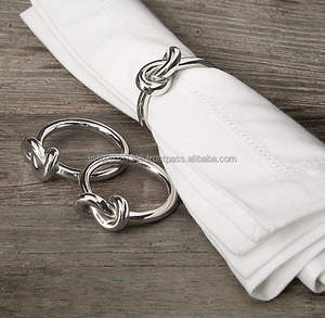 Rond de serviette en métal plaqué argent de qualité supérieure pour les paramètres de table de restaurant d'hôtel ou les occasions spéciales de dîner de vacances - Product Image 1