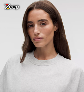 เสื้อยืดถักนิตติ้งสำหรับผู้หญิง XEEP Customize สวมใส่สบาย น้ำหนักเบา เหมาะสำหรับออกกำลังกาย ทรงหลวม แขนสั้น ระบายอากาศได้ดี คอวี ลายตัวอักษรเรียบง่าย - Product Image 3