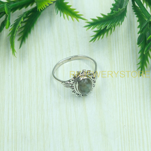 Anillo de Labradorita Natural con Plata de Ley 925, Anillo Hecho a Mano con Cabujón Ovalado, Joyería de Diseño Boho Vintage para Mujer - Product Image 2