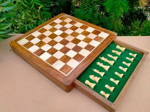 Juego de Ajedrez de Lujo Hecho a Mano con Tablero de Resina y Madera Natural con Diseño de Río, Tablero de Ajedrez Decorativo Personalizado para el Hogar - Product Image 5