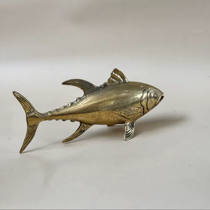 Sculpture de poisson en laiton exclusive, faite à la main, pour décoration d'entrée, table, étagère, ou comme cadeau. - Product Image 1