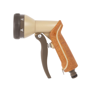 Boquilla de pulverización de plástico y corcho para limpieza de patios, diseño ergonómico de mango, patrones de pulverización variables, liberación rápida - Product Image 1