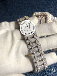 AARVA JEWELS Montre élégante de luxe pour femme, boîtier rond en acier inoxydable, mouvement à quartz analogique de 38 mm, bracelet de 20 mm, fermoir pliant - Product Image 3