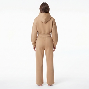 Ensemble décontracté deux pièces pour femme : sweat à capuche court beige à épaules tombantes et fermeture éclair intégrale, et pantalon de jogging large à manches longues avec cordon de serrage - Product Image 4