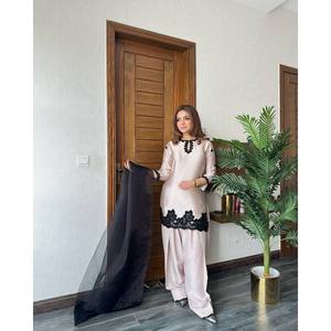 Hermosa ropa de fiesta para mujer Top-Bottom y Dupatta Set Elegante y elegante - Product Image 5