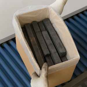 Carbón de Aserrín Cuadrado Tipo B para Asados Familiares, Venta al por Mayor, Caja de 10 kg, Carbón S AVC - Product Image 4