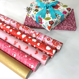 กระดาษห่อของขวัญเคลือบผิวสองด้าน พิมพ์โลโก้ตามสั่ง ขายส่ง ทำจากเยื่อไม้บริสุทธิ์ - Product Image 1