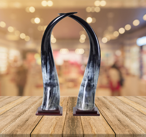 Sculpture décorative électrique en corne de buffle avec support en acier, pièce d'accent unique de style moderne et rustique pour les mariages et les maisons - Product Image 5