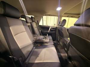 4-Runner S-R-5 Premium 4WD Usado 2023 - Product Image 5