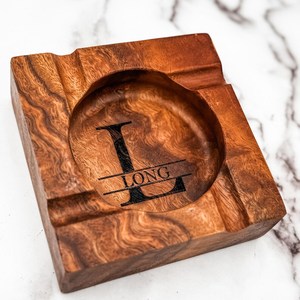 Cendrier à cigares artisanal, porte-cigares, cendrier unique, cendrier en noyer, accessoire pour cigares, cadeau pour mari et père, logo personnalisé - Product Image 3